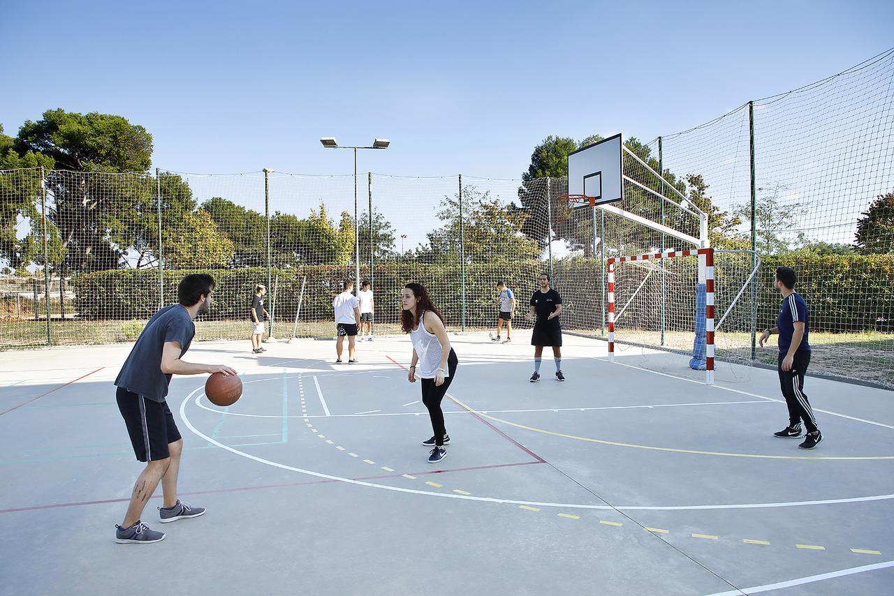 Agora Bcn. Residencia Universitaria Internacional Барселона Экстерьер фото